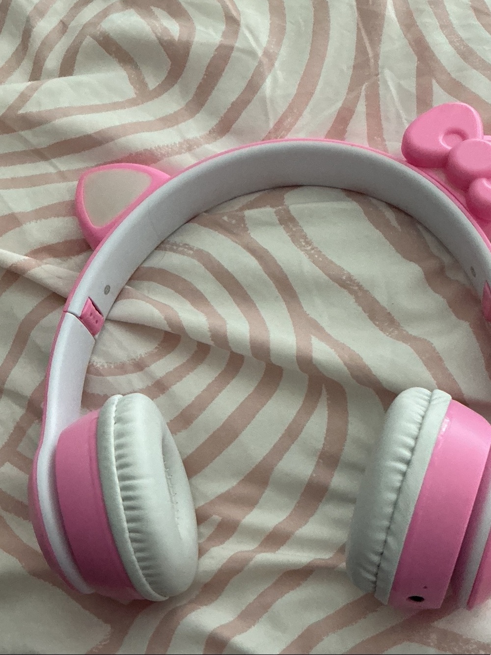 Hello Kitty Pink and White Cat Ear kitty head phone